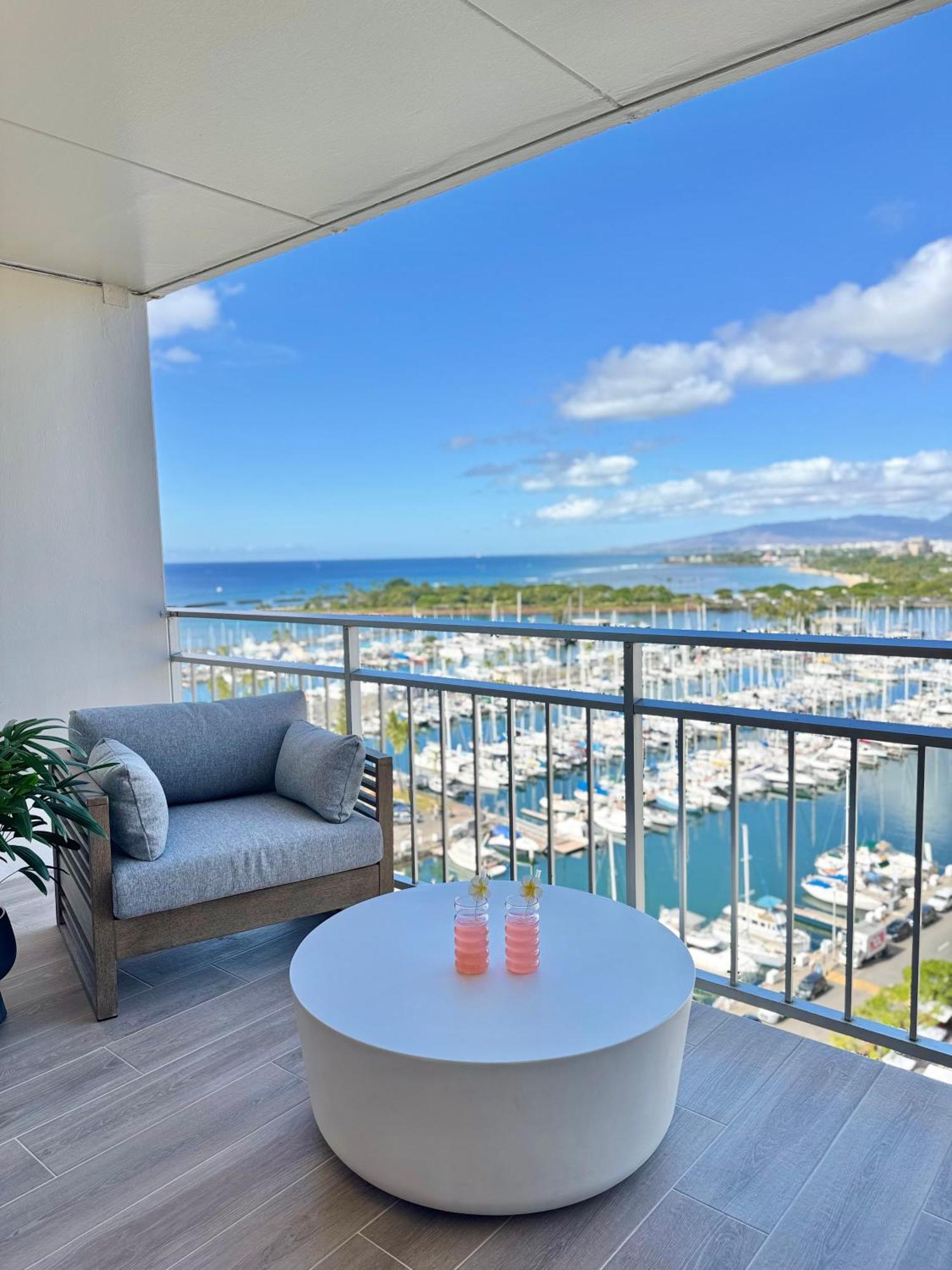 Panoramic Oceanview Resort - Full Kitchen In Each Room, 2 Swimming Pools, Onsite Restaurants, Fireworks Every Friday Honolulu Eksteriør bilde